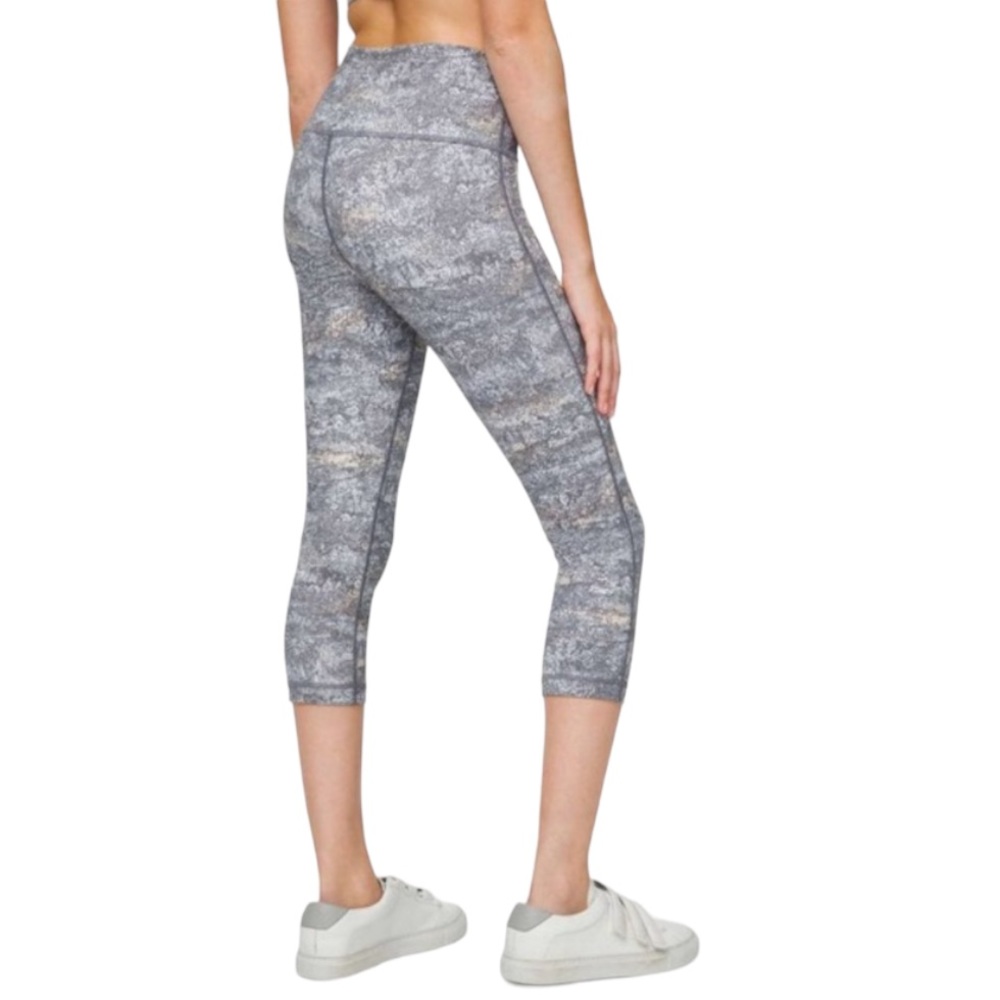 Lululemon Wunder Under cropped leggings size 10 - Picture 2 of 6
